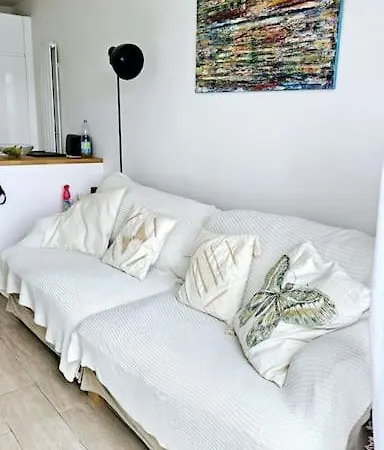 Lägenhet 2 Pieces Avec Terrasse A 5 Minutes De Paris Clichy