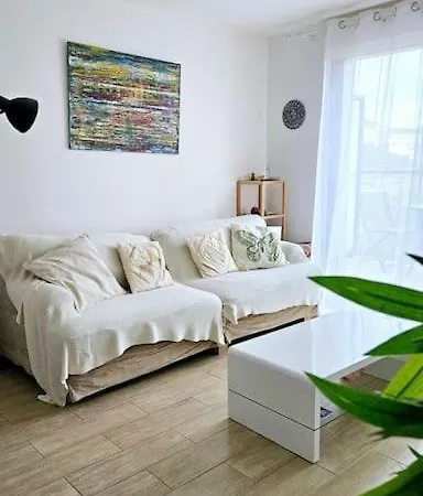Lägenhet 2 Pieces Avec Terrasse A 5 Minutes De Paris *