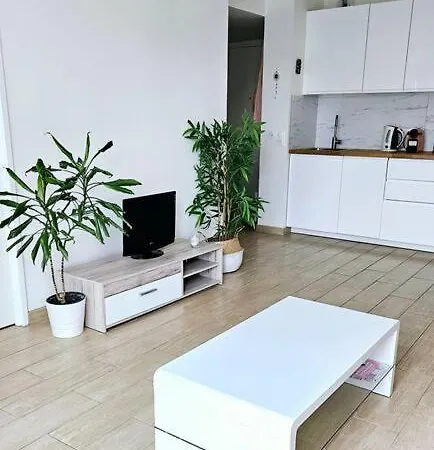 2 Pieces Avec Terrasse A 5 Minutes De Paris Clichy
